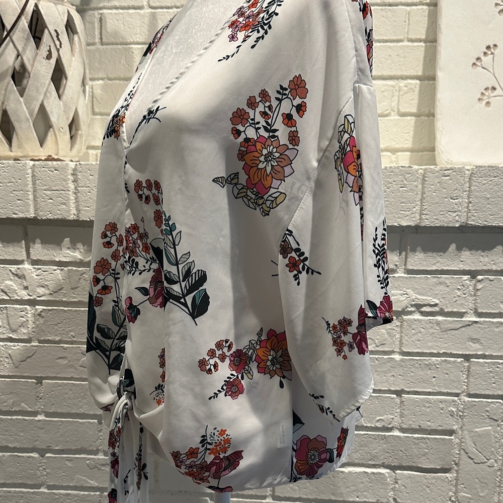Source Unknown White Floral Tie-Front Blouse with Green and Pink Accents - Picture 5 of 11